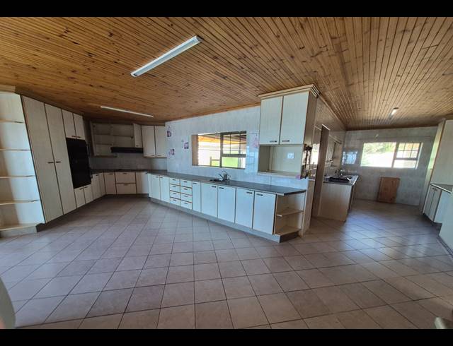 4 BEDROOM HOUSE FOR SALE IN DANA BAY